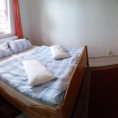 Ferienwohnung Blütenzauber – Bis 4 Personen *